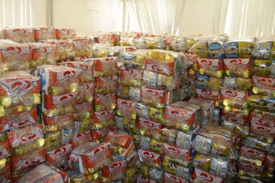 notícia: Famílias, casas de acolhimento e abrigos vão receber cestas de alimentação