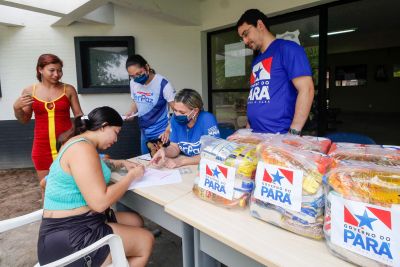 notícia: TerPaz realiza entrega de cestas de alimentação nos bairros do Jurunas, Guamá e Terra Firme
