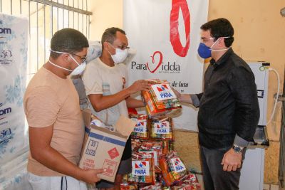 notícia: Trabalhadores informais e instituições recebem mais de 2 mil cestas de alimentos