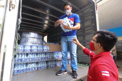 galeria: Empresa Atem doa 15 mil litros de álcool em gel ao Governo do Estado