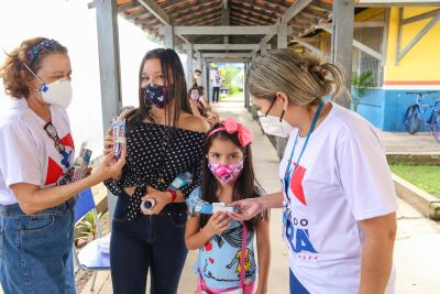 notícia: Atendidos pela Poli Itinerante recebem kits de higiene bucal para prevenção contra a Covid-19