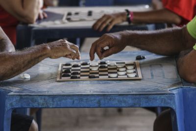 notícia: Pacientes recebem tratamento no Ophir Loyola para a Doença de Parkinson