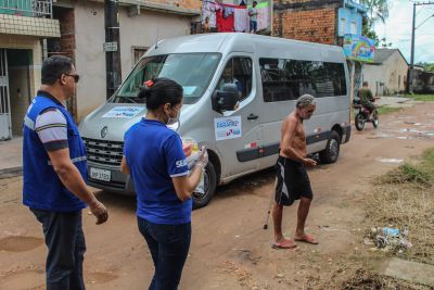 notícia: Moradores da Cabanagem recebem cestas de alimentação