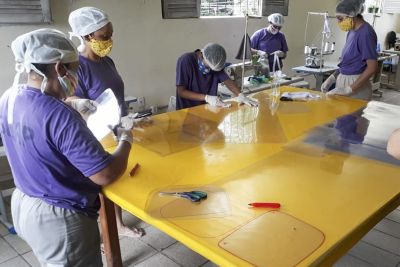 notícia: Saúde do Pará receberá mil máscaras face shield produzidas por custodiadas do Estado