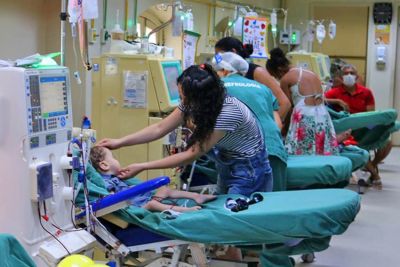 notícia: Santa Casa mantém atendimento a crianças renais durante a pandemia 