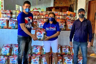 notícia: Governo do Pará entrega 200 cestas de alimentos no bairro do Jurunas 