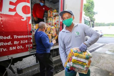 notícia: Empresas doam cestas de alimentos para fortalecer ações Governo do Estado