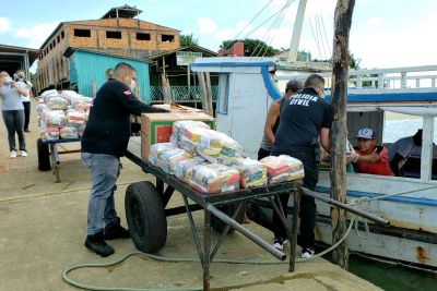 notícia: ‘Operação Solidariedade’ da Polícia Civil atende trabalhadores da ilha de Algodoal