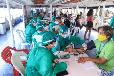 notícia: Navio da Policlínica Itinerante inicia serviços em Ponta de Pedras, no Marajó