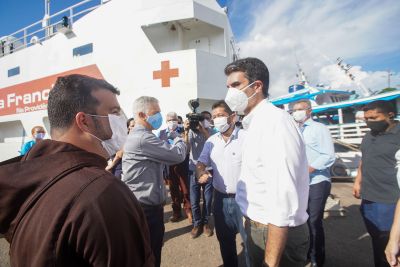 notícia: Parceria com Barco-Hospital Papa Francisco leva serviços da Policlínica Itinerante à Calha Norte
