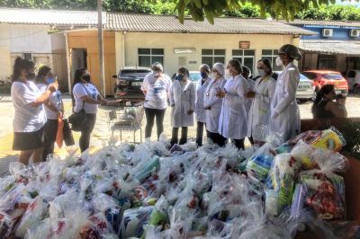 notícia: Santa Casa recebe doação de fraldas de mãe que perdeu filho que faria 1 ano