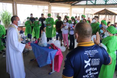notícia: Imagem peregrina visita abrigados no Mangueirão e Policlínica Itinerante em Ananindeua