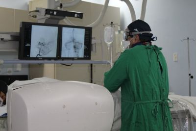notícia: Pesquisa: Ophir Loyola usará próteses alemãs para tratar aneurismas cerebrais