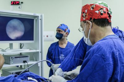 notícia: Governo do Estado investe em equipamentos de ponta para a realização de cirurgias na Santa Casa