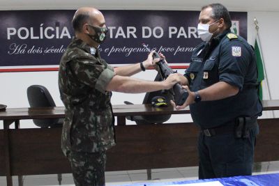 notícia: Exército Brasileiro doa 15 fuzis calibre .7,62  para a Polícia Militar do Pará
