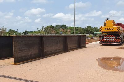 notícia: Ponte Acará-Miri, em Tomé-Açu, recebe estrutura de 30 metros de extensão 