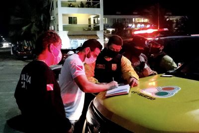 notícia: Oito pessoas são presas pelos crimes de alcoolemia e tráfico em Salinópolis