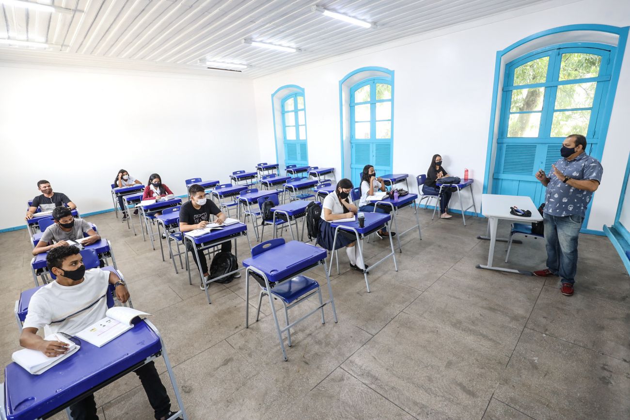 Carteira de Estudante gratuita é disponibilizada para alunos de escolas  públicas