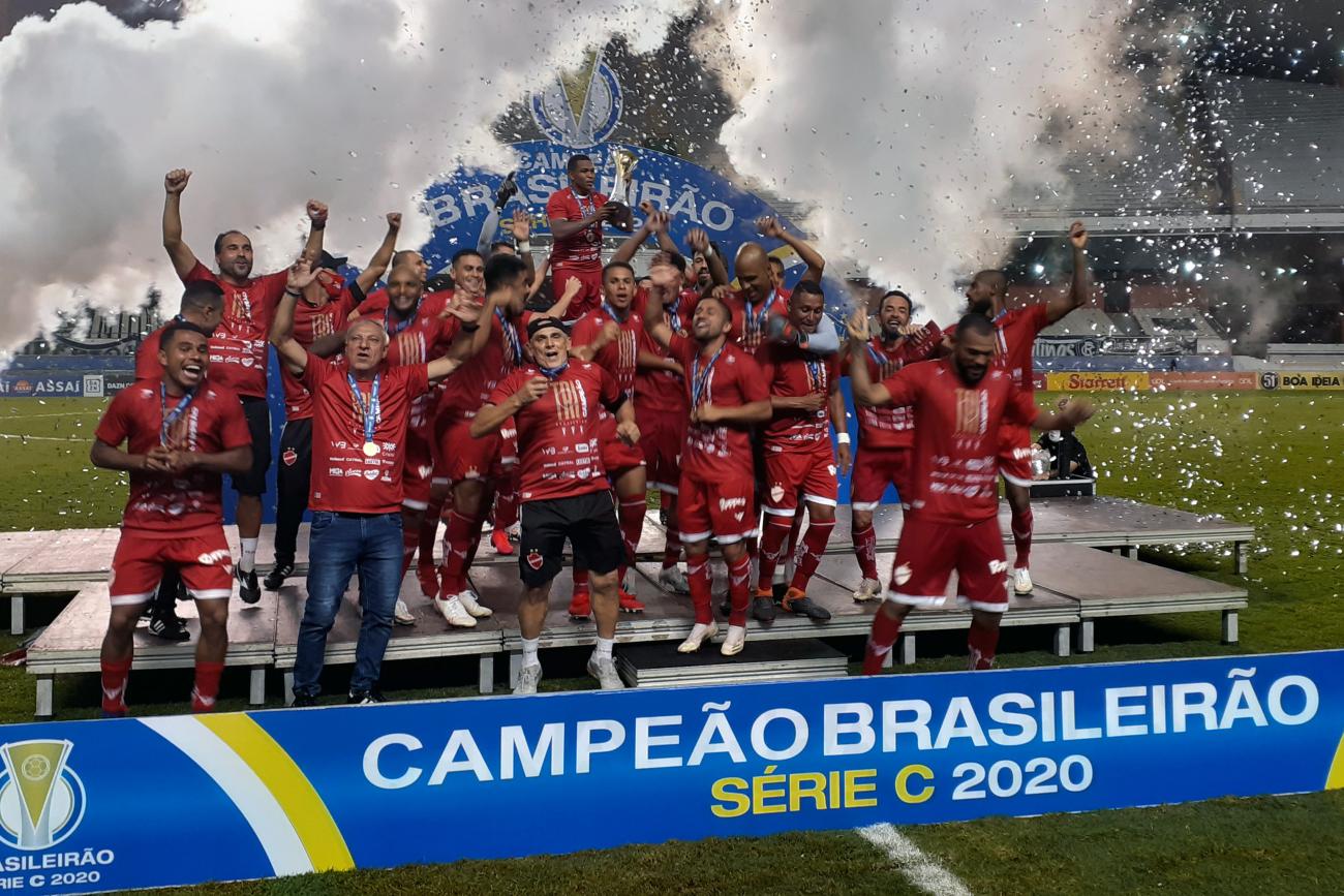 No Mangueirão, Vila Nova vence o Remo e é campeão do Brasileirão
