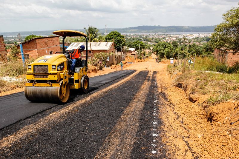 Tucuruí PA - imagens da pavimentação e obras de drenagem da rua 15 de dezembro- fotos Marcelo Seabra / Ag.Pará <div class='credito_fotos'>Foto: Marcelo Seabra / Ag. Pará   |   <a href='/midias/2021/originais/10015_85ca3b55-81ed-f5e7-dc2d-59780cdb9197.jpg' download><i class='fa-solid fa-download'></i> Download</a></div>