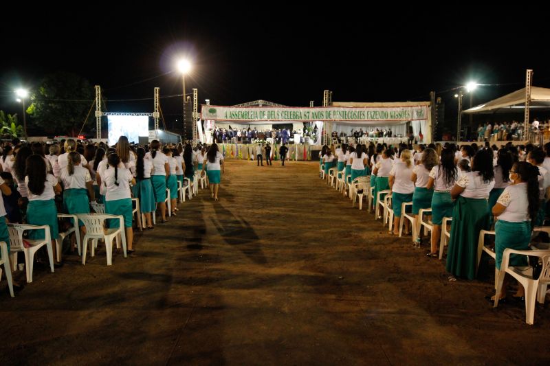 Assembleia de Deus de Tucuruí PA

fotos: marcelo seabra/agpara <div class='credito_fotos'>Foto: Marcelo Seabra / Ag. Pará   |   <a href='/midias/2021/originais/10022_b5fa338a-2bbd-cac1-8b09-3f49a96b399a.jpg' download><i class='fa-solid fa-download'></i> Download</a></div>