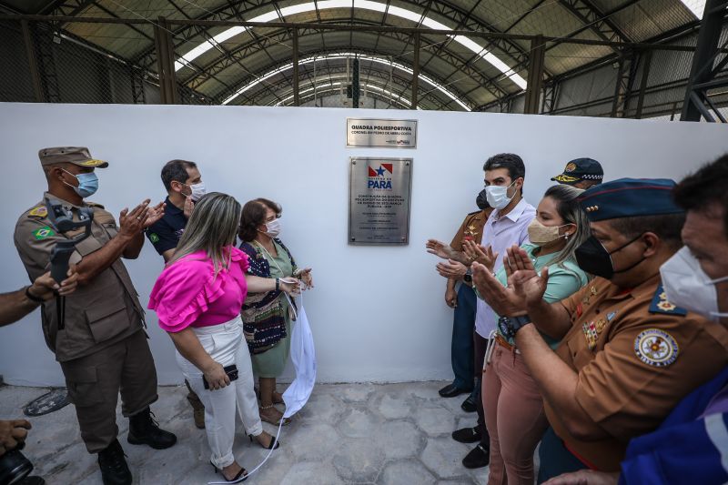 Governador participa da entrega do novo ginásio e dojô do IESP inauguracao-ginasio-dojo-iesp-governador-rodrigo-pinheiro-ag-para

 <div class='credito_fotos'>Foto: Rodrigo Pinheiro / Ag.Pará   |   <a href='/midias/2021/originais/10046_57c6758f-42b2-fd7c-a867-5052dca8fab0.jpg' download><i class='fa-solid fa-download'></i> Download</a></div>