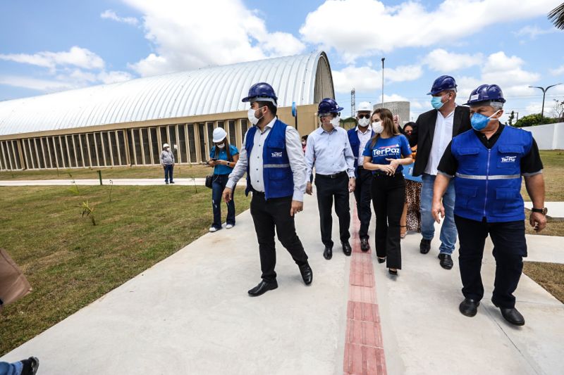 visita-primeira-dama-usinas-da-paz-icui-fotos-pedro-guerreiro-agpara

Dona Maria - Primeira funcionária registrada da obra. <div class='credito_fotos'>Foto: Pedro Guerreiro / Ag. Pará   |   <a href='/midias/2021/originais/10047_77865a85-5055-4a4c-99a0-f3788a56c021.jpg' download><i class='fa-solid fa-download'></i> Download</a></div>