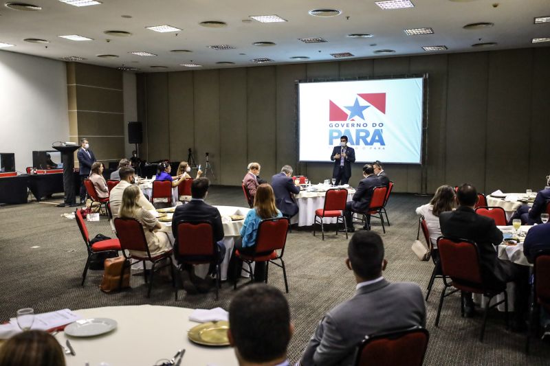 Governador almoço GCF Task Force - Rodrigo Pinheiro/AGPARA <div class='credito_fotos'>Foto: Rodrigo Pinheiro / Ag.Pará   |   <a href='/midias/2021/originais/10083_72f66441-735e-b9fa-3b11-186a30ed9f47.jpg' download><i class='fa-solid fa-download'></i> Download</a></div>