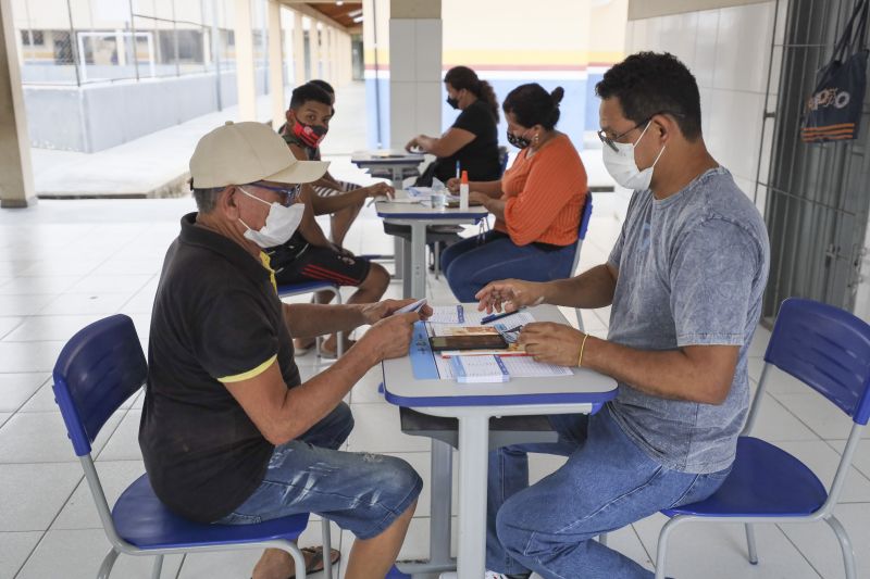 Mutirão vacinação <div class='credito_fotos'>Foto: Marcelo Seabra / Ag. Pará   |   <a href='/midias/2021/originais/10132_63708265-f967-7253-2436-71a62eedbbcf.jpg' download><i class='fa-solid fa-download'></i> Download</a></div>