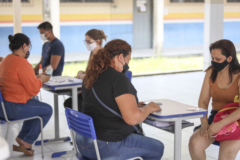 Mutirão vacinação <div class='credito_fotos'>Foto: Marcelo Seabra / Ag. Pará   |   <a href='/midias/2021/originais/10132_b71a036d-57ba-1562-ce7e-0743550fdd65.jpg' download><i class='fa-solid fa-download'></i> Download</a></div>