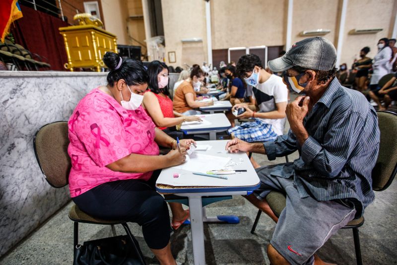 Mutirão de vacinas contra o COVID-19 em Ananindeua igreja Labareda de fogo Fotos Marco Santos/AGPARA <div class='credito_fotos'>Foto: Marco Santos / Ag. Pará   |   <a href='/midias/2021/originais/10137_04712601-46a8-4d14-640c-c8fc81c444b0.jpg' download><i class='fa-solid fa-download'></i> Download</a></div>