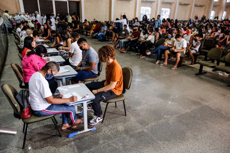 Mutirão de vacinas contra o COVID-19 em Ananindeua igreja Labareda de fogo Fotos Marco Santos/AGPARA <div class='credito_fotos'>Foto: Marco Santos / Ag. Pará   |   <a href='/midias/2021/originais/10137_05d14ccf-ae21-21db-075d-2a5ece5f31ce.jpg' download><i class='fa-solid fa-download'></i> Download</a></div>