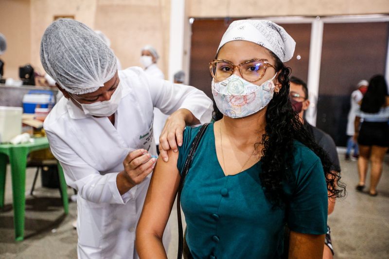 Mutirão de vacinas contra o COVID-19 em Ananindeua igreja Labareda de fogo Fotos Marco Santos/AGPARA <div class='credito_fotos'>Foto: Marco Santos / Ag. Pará   |   <a href='/midias/2021/originais/10137_280be42b-b9df-875a-e14a-1aea615fd8f3.jpg' download><i class='fa-solid fa-download'></i> Download</a></div>