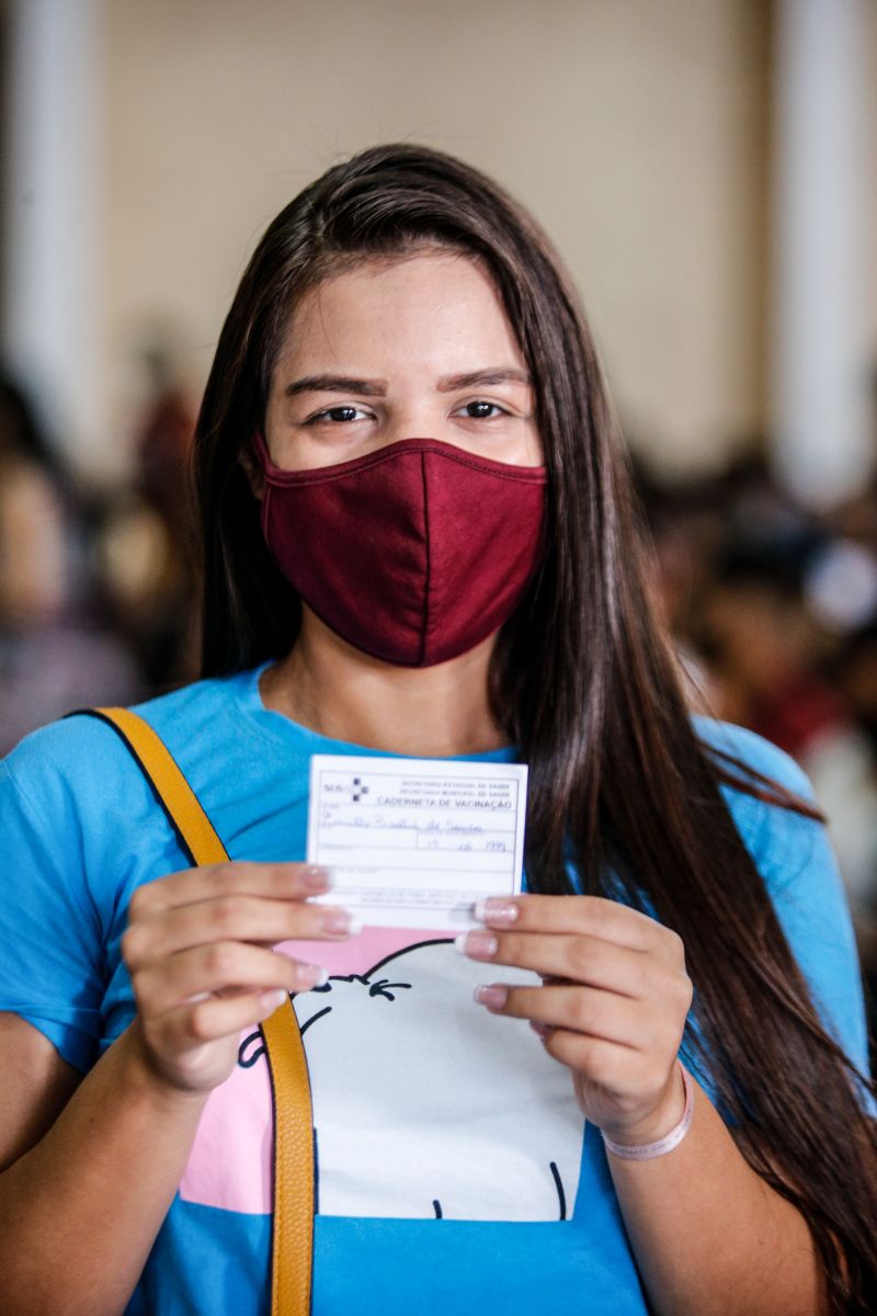 Mutirão de vacinas contra o COVID-19 em Ananindeua igreja Labareda de fogo Fotos Marco Santos/AGPARA <div class='credito_fotos'>Foto: Marco Santos / Ag. Pará   |   <a href='/midias/2021/originais/10137_305f175b-21dd-f5e6-85c3-103bc933d711.jpg' download><i class='fa-solid fa-download'></i> Download</a></div>