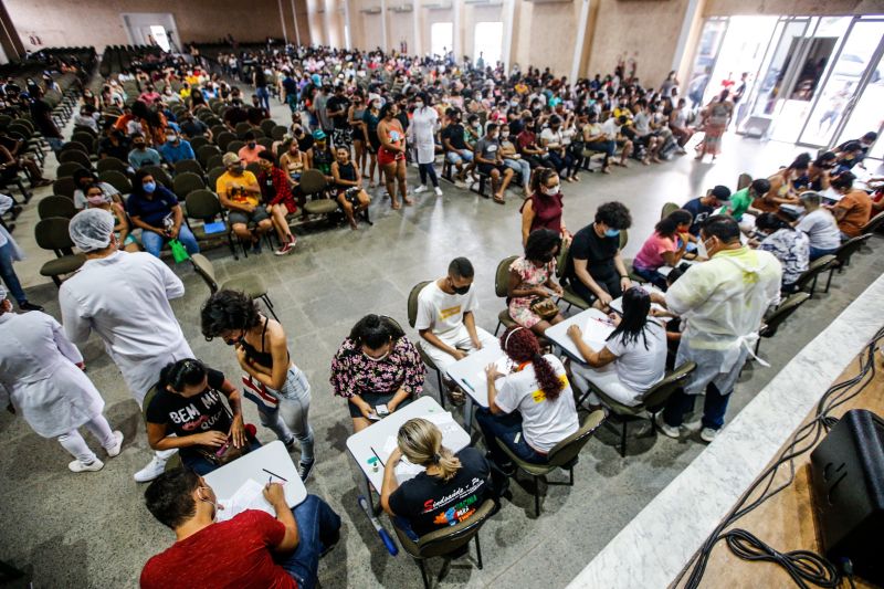 Mutirão de vacinas contra o COVID-19 em Ananindeua igreja Labareda de fogo Fotos Marco Santos/AGPARA <div class='credito_fotos'>Foto: Marco Santos / Ag. Pará   |   <a href='/midias/2021/originais/10137_710ca988-d73f-96f3-b49e-ddc1263cd86a.jpg' download><i class='fa-solid fa-download'></i> Download</a></div>