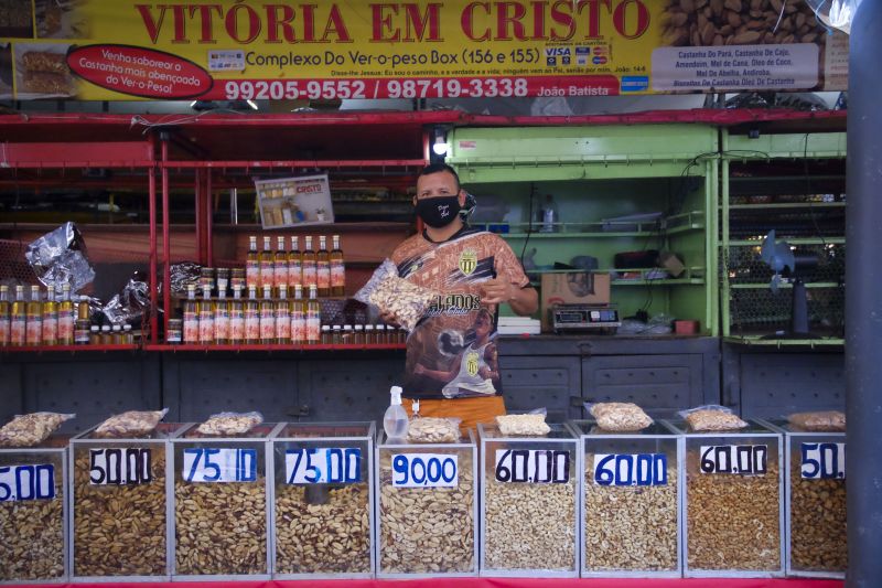 Mercado do Ver-o-Peso, Belém <div class='credito_fotos'>Foto: Pedro Guerreiro / Ag. Pará   |   <a href='/midias/2021/originais/10181_6f6351d1-ddfe-deef-04da-4db491691678.jpg' download><i class='fa-solid fa-download'></i> Download</a></div>