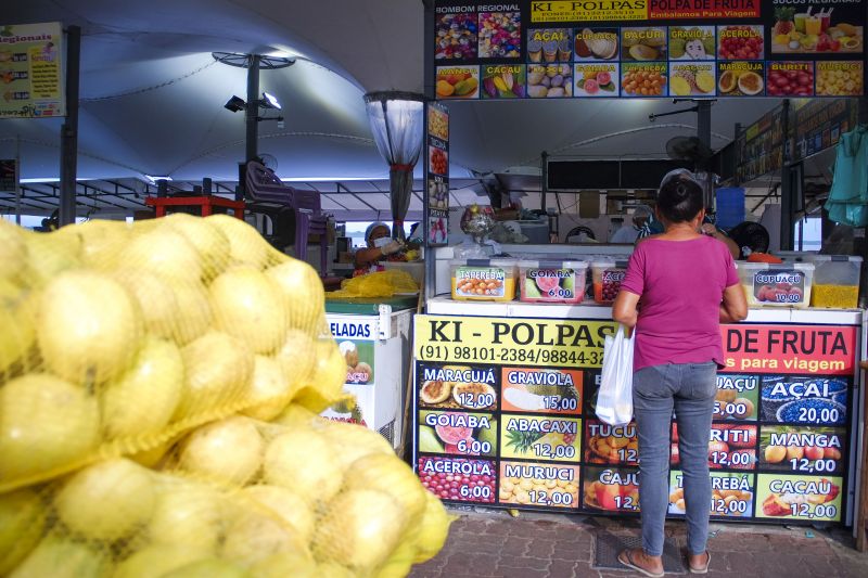 Mercado do Ver-o-Peso, Belém <div class='credito_fotos'>Foto: Pedro Guerreiro / Ag. Pará   |   <a href='/midias/2021/originais/10181_8dae90c7-d7f7-bd53-584b-1044cbd17cf2.jpg' download><i class='fa-solid fa-download'></i> Download</a></div>