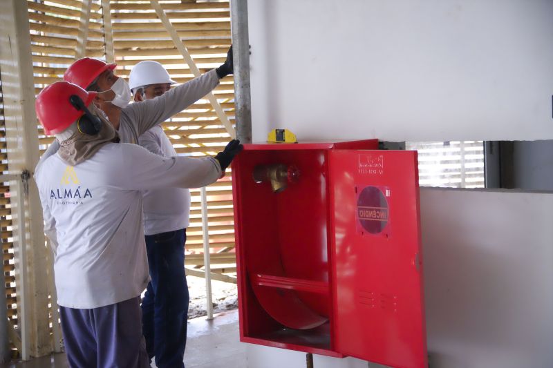 Obras da Usina da Paz em Marituba, região metropolitana de Belém. <div class='credito_fotos'>Foto: Pedro Guerreiro / Ag. Pará   |   <a href='/midias/2021/originais/10192_60774a69-1834-04af-411a-acdb91a04331.jpg' download><i class='fa-solid fa-download'></i> Download</a></div>