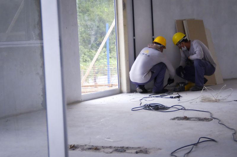 Obras da Usina da Paz em Marituba, região metropolitana de Belém. <div class='credito_fotos'>Foto: Pedro Guerreiro / Ag. Pará   |   <a href='/midias/2021/originais/10192_bd3ae4b6-3c51-cedb-0da6-828d5727096d.jpg' download><i class='fa-solid fa-download'></i> Download</a></div>