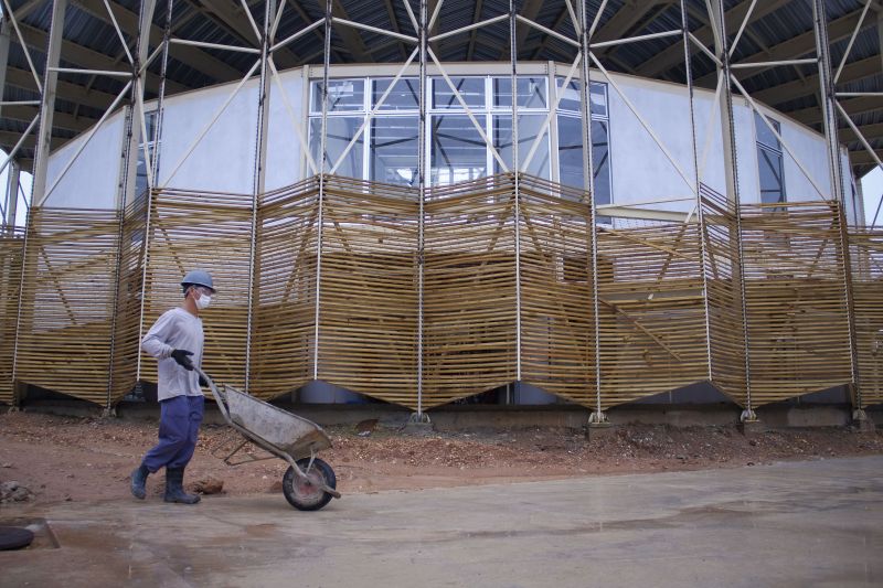 Obras da Usina da Paz em Marituba, região metropolitana de Belém. <div class='credito_fotos'>Foto: Pedro Guerreiro / Ag. Pará   |   <a href='/midias/2021/originais/10192_f132fca0-8551-a975-a58f-342968af1d2b.jpg' download><i class='fa-solid fa-download'></i> Download</a></div>