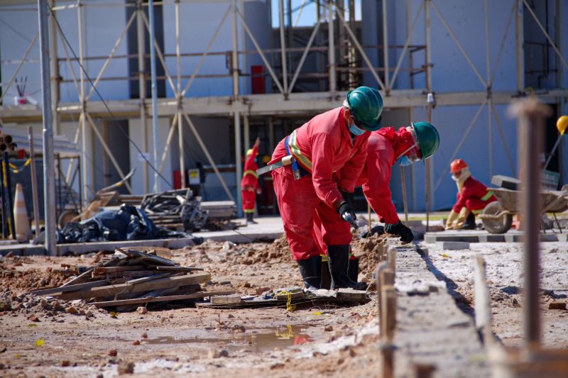 Obras Usina da paz - BENGUI <div class='credito_fotos'>Foto: Pedro Guerreiro / Ag. Pará   |   <a href='/midias/2021/originais/10201_c9d21f30-5818-ccf7-3b21-9b887441d1db.jpg' download><i class='fa-solid fa-download'></i> Download</a></div>