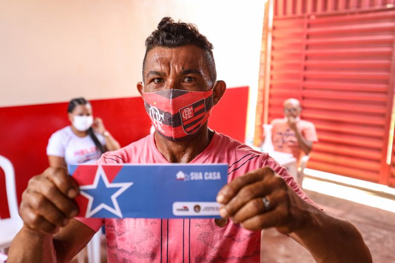 Beneficiário - Márcio Nunes Ferreira, 42, lavrador <div class='credito_fotos'>Foto: Marco Santos / Ag. Pará   |   <a href='/midias/2021/originais/10262_4610a48a-f351-2a07-e444-3ce84113a6f2.jpg' download><i class='fa-solid fa-download'></i> Download</a></div>