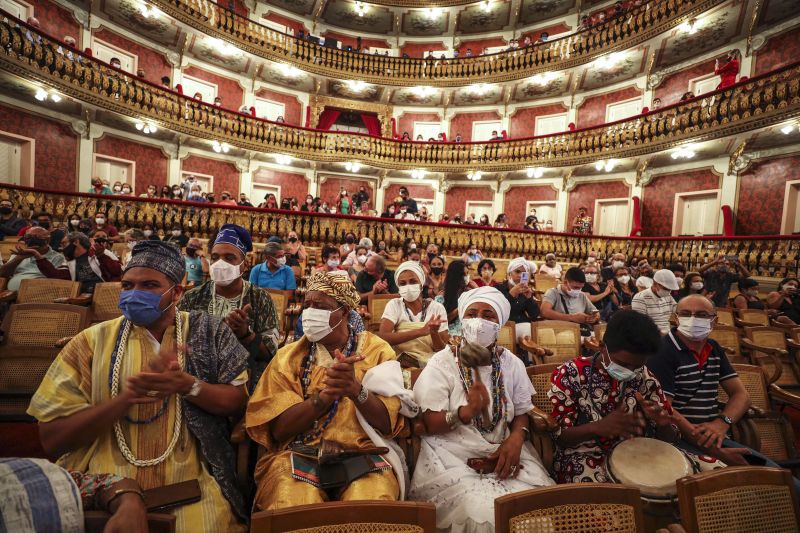 Sanção do estatuto da Igualdade Racial/ Lançamento do Plano Estadual de Políticas Públicas para  os povos tradicionais/ lançamento do memorial da consciência negra/ entrega de títulos  de reconhecimento Territórios quilombolas

Foto: Bruno Cecim / Agência Para <div class='credito_fotos'>Foto: Bruno Cecim / Ag.Pará   |   <a href='/midias/2021/originais/10273_8943d85e-5cf6-be46-eff1-9ee7340f223e.jpg' download><i class='fa-solid fa-download'></i> Download</a></div>