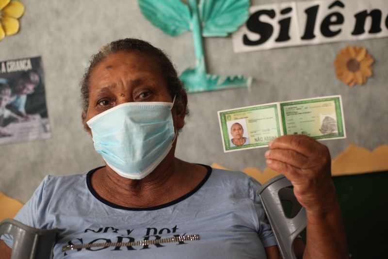 Cicera Lopes Gomes,  75 anos. <div class='credito_fotos'>Foto: Wagner Almeida/ Ascom Sejudh   |   <a href='/midias/2021/originais/10309_1bbb3abf-12b6-60cb-37cc-5d12c6982bb8.jpg' download><i class='fa-solid fa-download'></i> Download</a></div>