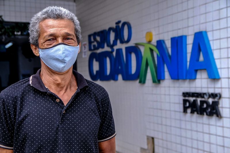 Idevaldo Rodrigues de Brito, 59 anos, ver vaga de carpinteiro. Cadastro realizado <div class='credito_fotos'>Foto: Pedro Guerreiro / Ag. Pará   |   <a href='/midias/2021/originais/10319_2a80d587-3be3-7f21-acba-2ef2e6800ef7.jpg' download><i class='fa-solid fa-download'></i> Download</a></div>