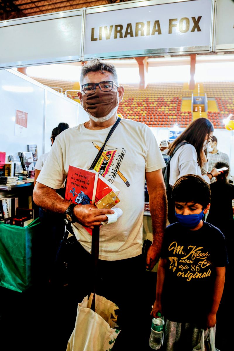 Estado garante aquisição de obras literárias na Feira Pan-Amazônica do Livro <div class='credito_fotos'>Foto: MARIO QUADROS / ASCOM SECULT   |   <a href='/midias/2021/originais/10370_f0ef2258-ada4-9771-54f9-1a4a32e022b7.jpg' download><i class='fa-solid fa-download'></i> Download</a></div>