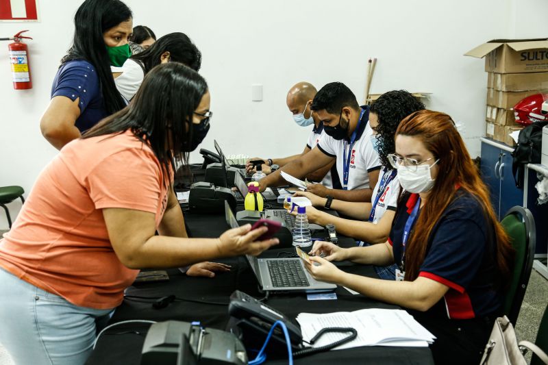 Estado garante aquisição de obras literárias na Feira Pan-Amazônica do Livro <div class='credito_fotos'>Foto: MARIO QUADROS / ASCOM SECULT   |   <a href='/midias/2021/originais/10370_f1783c4b-71ba-601c-6b92-9f0d0d7cd06e.jpg' download><i class='fa-solid fa-download'></i> Download</a></div>