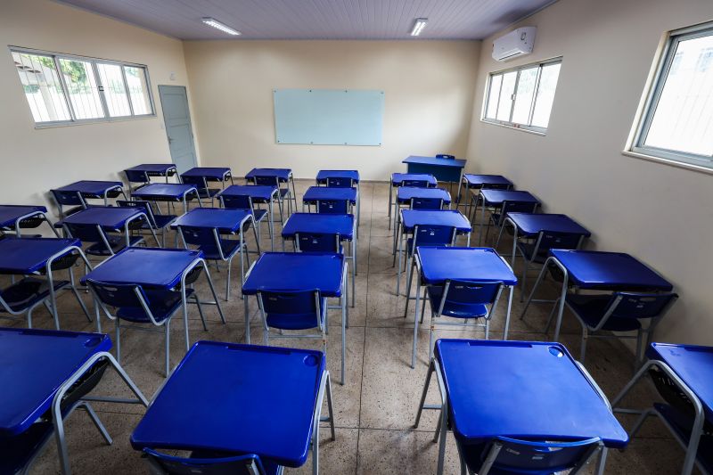 Escola Estadual de Ensino Médio Plínio Pinheiro Em Marabá Fotos Marco Santos/AGPARA <div class='credito_fotos'>Foto: Marco Santos / Ag. Pará   |   <a href='/midias/2021/originais/11396_0b4a510e-e6f5-e5f1-8b35-0526fc299272.jpg' download><i class='fa-solid fa-download'></i> Download</a></div>