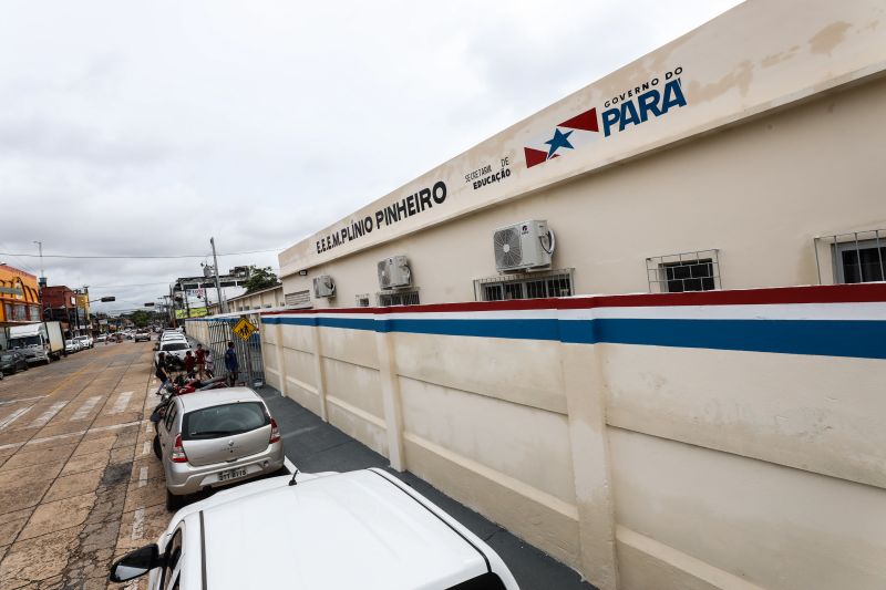 Escola Estadual de Ensino Médio Plínio Pinheiro Em Marabá Fotos Marco Santos/AGPARA <div class='credito_fotos'>Foto: Marco Santos / Ag. Pará   |   <a href='/midias/2021/originais/11396_3ad3615e-73af-6fc9-e5c0-75a0533aedcd.jpg' download><i class='fa-solid fa-download'></i> Download</a></div>