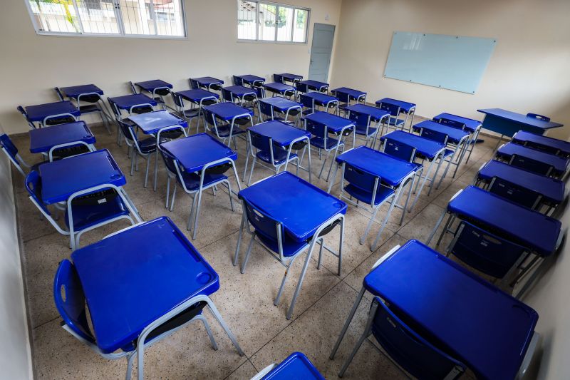 Escola Estadual de Ensino Médio Plínio Pinheiro Em Marabá Fotos Marco Santos/AGPARA <div class='credito_fotos'>Foto: Marco Santos / Ag. Pará   |   <a href='/midias/2021/originais/11396_567afeed-8b46-6c6e-2694-f1dec6e9d4e2.jpg' download><i class='fa-solid fa-download'></i> Download</a></div>